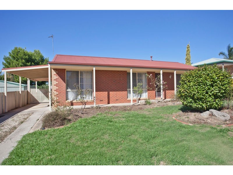 27 Queen Street, Kangaroo Flat VIC 3555