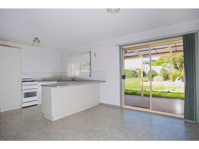 27 Queen Street, Kangaroo Flat VIC 3555