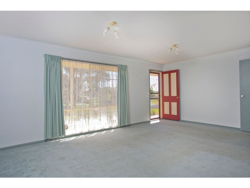 27 Queen Street, Kangaroo Flat VIC 3555