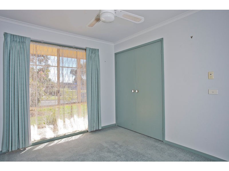27 Queen Street, Kangaroo Flat VIC 3555