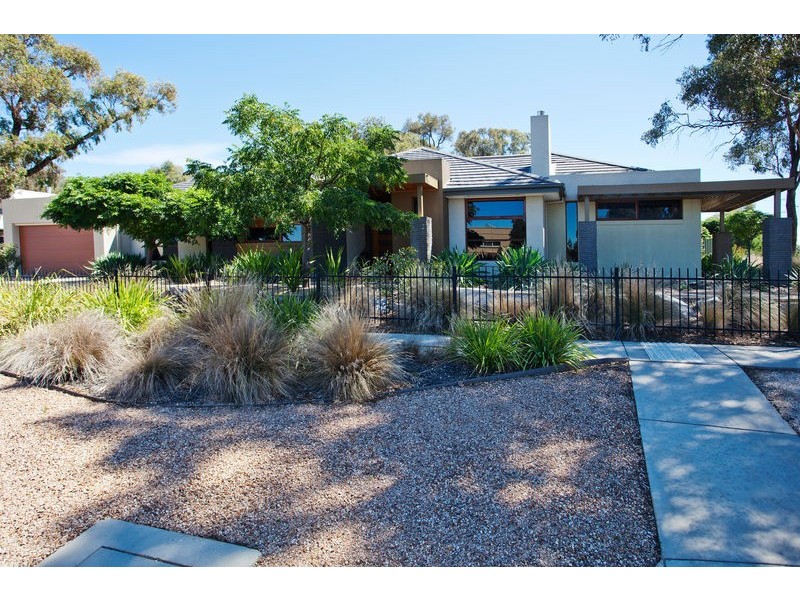 18 Duncan Court, Junortoun VIC 3551