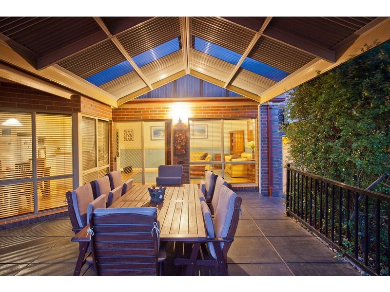 9 Currawong Court, Kennington VIC 3550