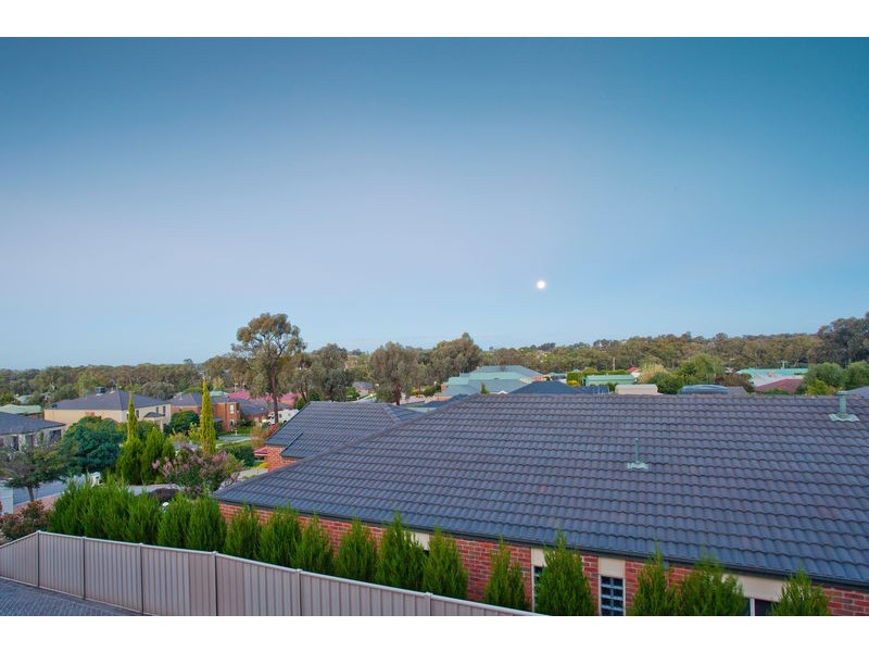 9 Currawong Court, Kennington VIC 3550
