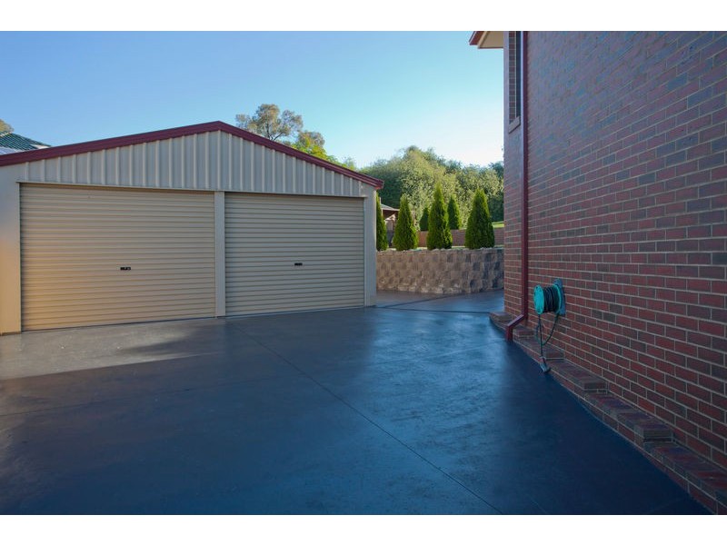 9 Currawong Court, Kennington VIC 3550