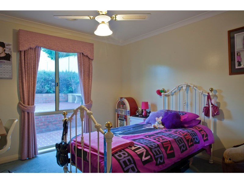 9 Currawong Court, Kennington VIC 3550