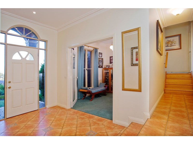 9 Currawong Court, Kennington VIC 3550