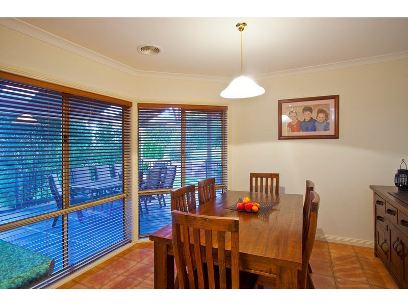 9 Currawong Court, Kennington VIC 3550