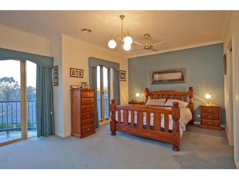 9 Currawong Court, Kennington VIC 3550