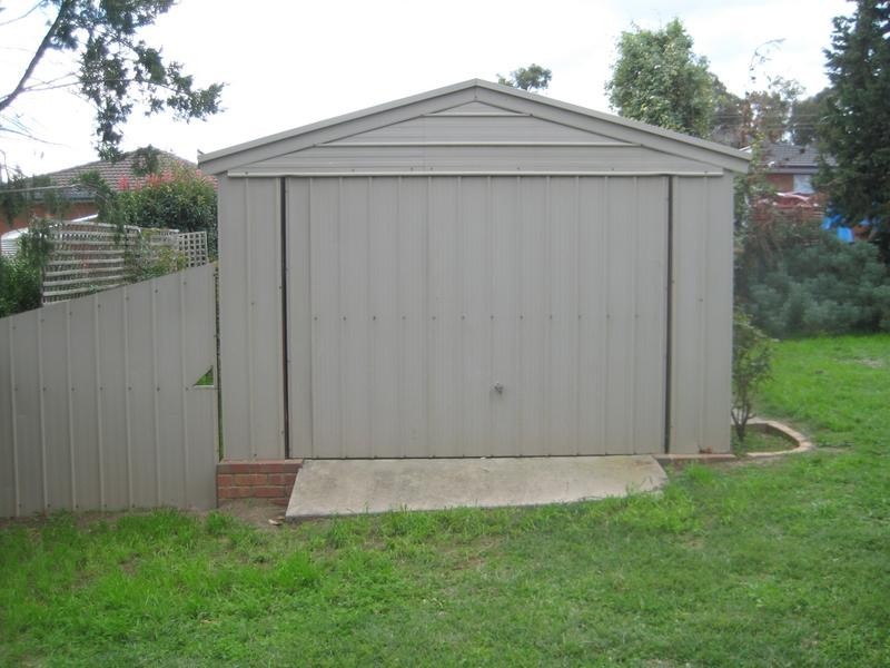 18 Molesworth Road, Kangaroo Flat VIC 3555