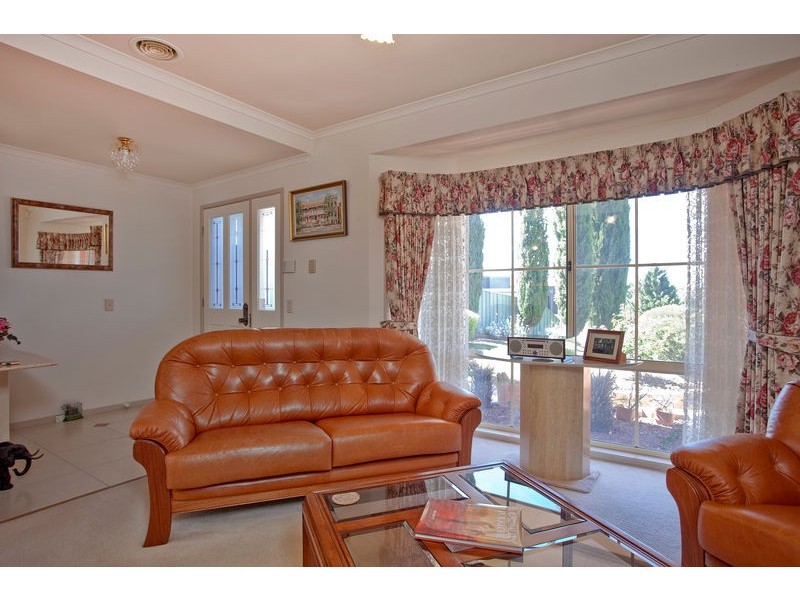 8A Roslyn Court, Strathdale VIC 3550