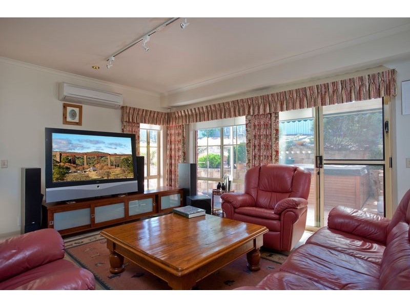 8A Roslyn Court, Strathdale VIC 3550