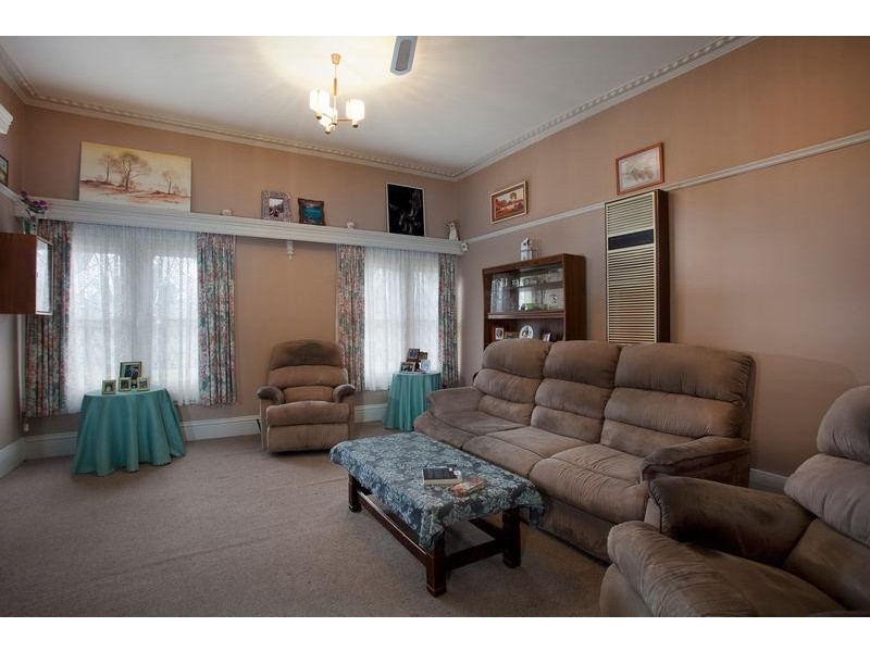 21 Jobs Gully Road, Eaglehawk VIC 3556