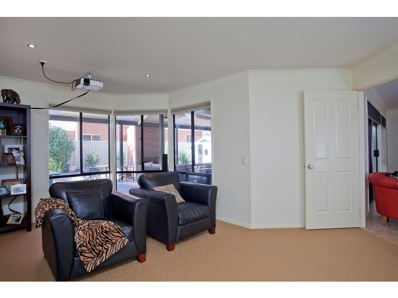 9 Bedarra Court, Maiden Gully VIC 3551
