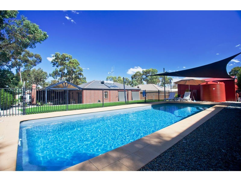 9 Bedarra Court, Maiden Gully VIC 3551