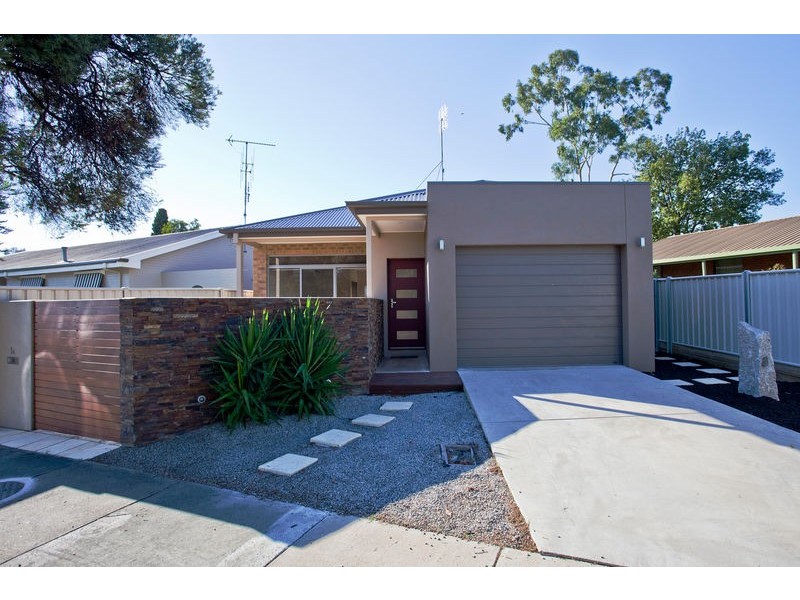 1A Willow Drive, Kennington VIC 3550