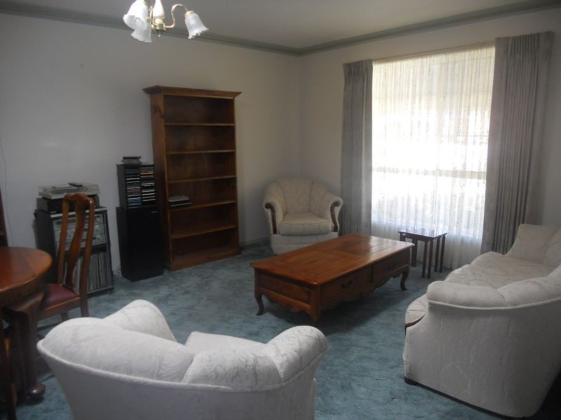 9 Erniold Road, Strathdale VIC 3550