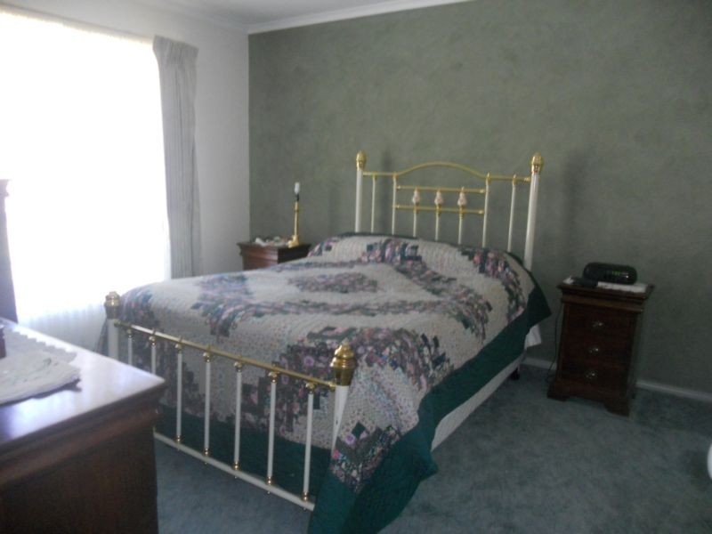 9 Erniold Road, Strathdale VIC 3550