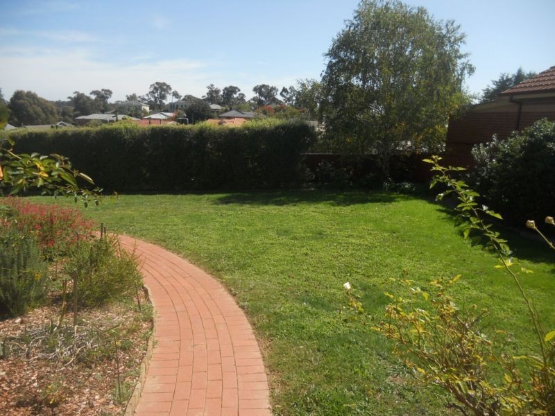 9 Erniold Road, Strathdale VIC 3550