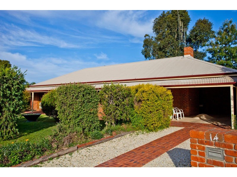 14 Cliff Avenue, Strathdale VIC 3550