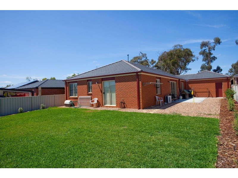 2 Gardenview Court, Epsom VIC 3551