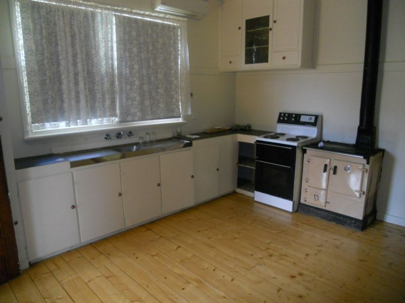 16 Thomas Street, Ironbark VIC 3550