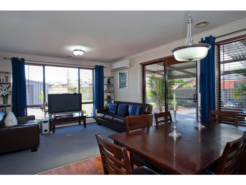 71 Mistletoe Street, Golden Square VIC 3555