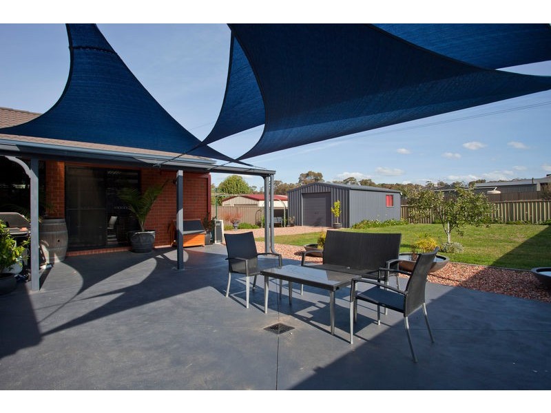 71 Mistletoe Street, Golden Square VIC 3555