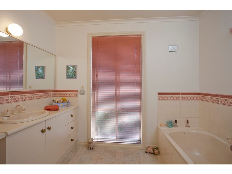42 Kendall Street, Spring Gully VIC 3550
