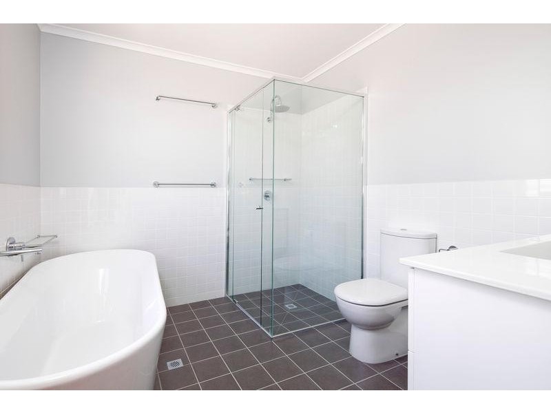 10 Hoskins Street, Quarry Hill VIC 3550