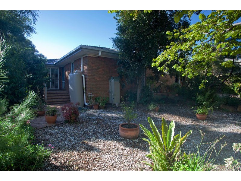 8 Sherwood Drive, Flora Hill VIC 3550