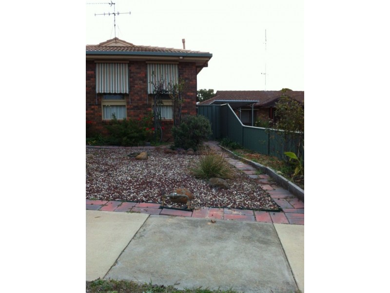 2/9 Reception Avenue, Strathdale VIC 3550