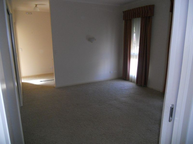 2/9 Reception Avenue, Strathdale VIC 3550