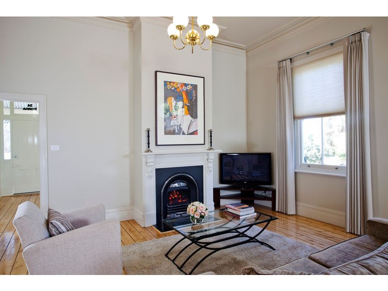 36 Echuca Street, Quarry Hill VIC 3550