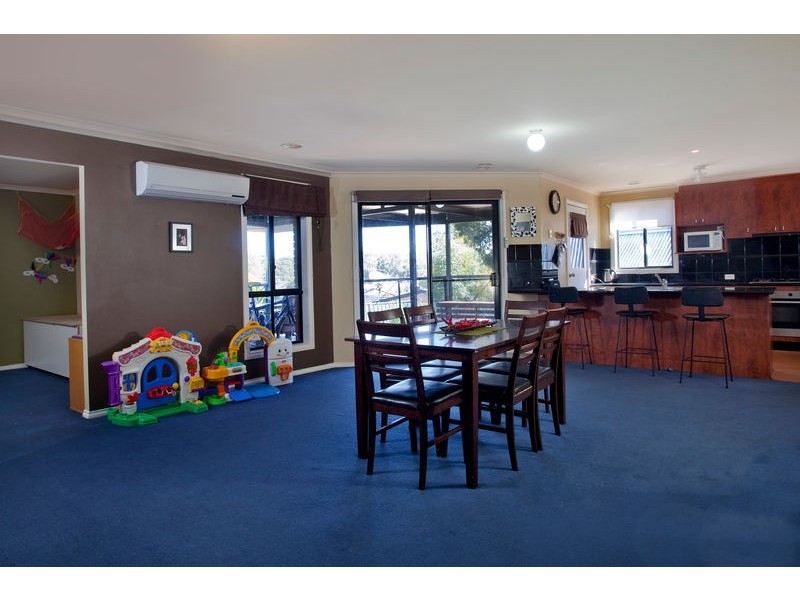 21 Regency Place, Kennington VIC 3550
