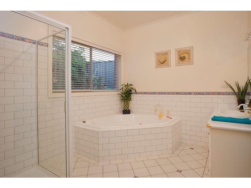 11 Bourke Drive, Strathdale VIC 3550