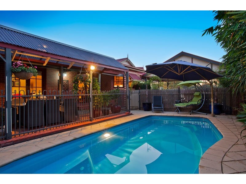 11 Bourke Drive, Strathdale VIC 3550