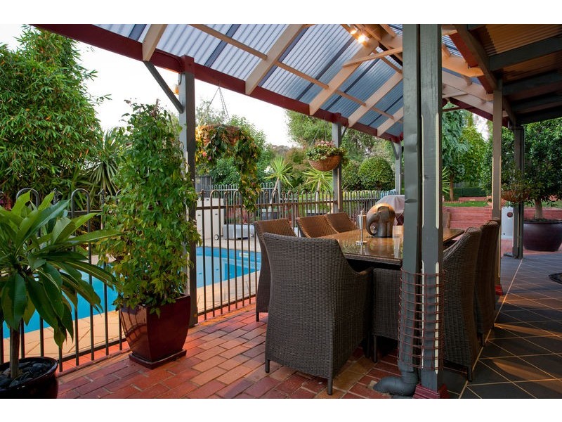 11 Bourke Drive, Strathdale VIC 3550