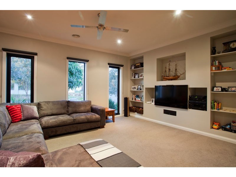 4 Elwood Drive, Strathdale VIC 3550