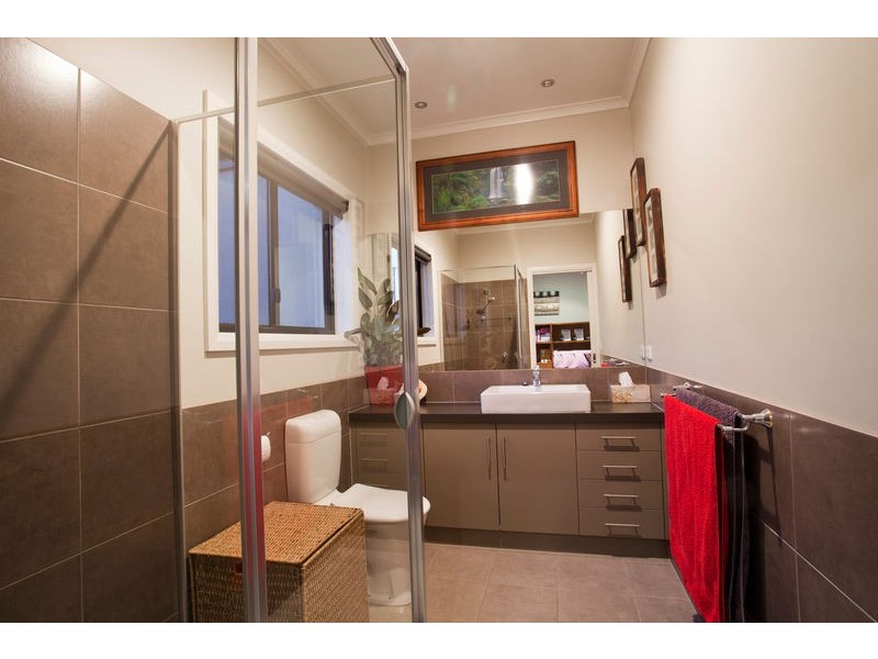 4 Elwood Drive, Strathdale VIC 3550