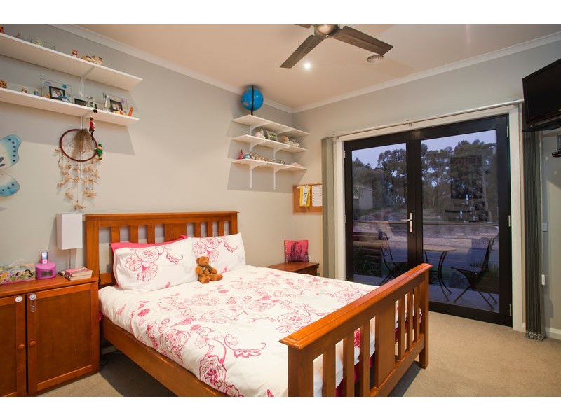 4 Elwood Drive, Strathdale VIC 3550