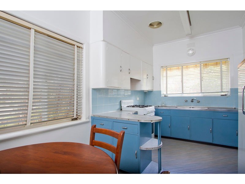 9 Kara Street, Kennington VIC 3550