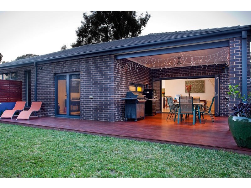 52 Harpin Street, Strathdale VIC 3550