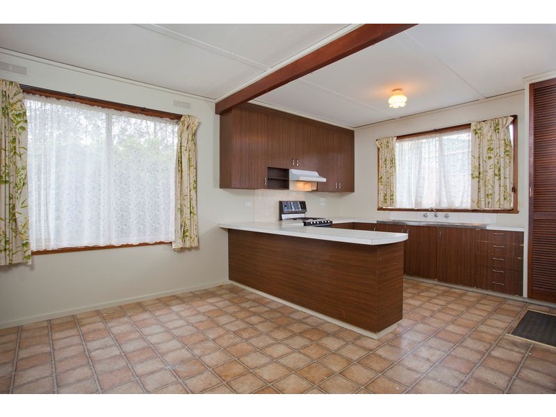 48 Friswell Avenue, Flora Hill VIC 3550