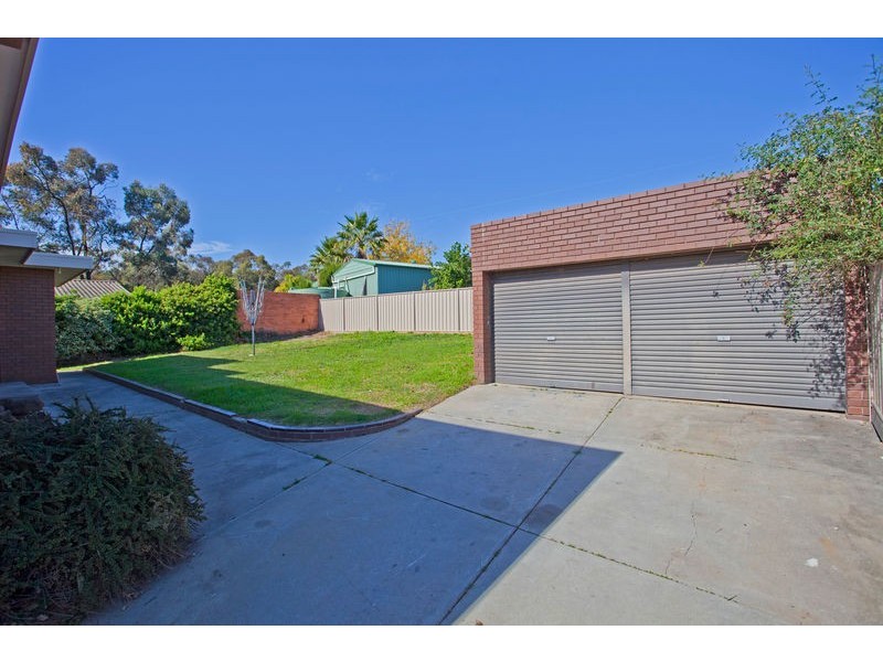 48 Friswell Avenue, Flora Hill VIC 3550