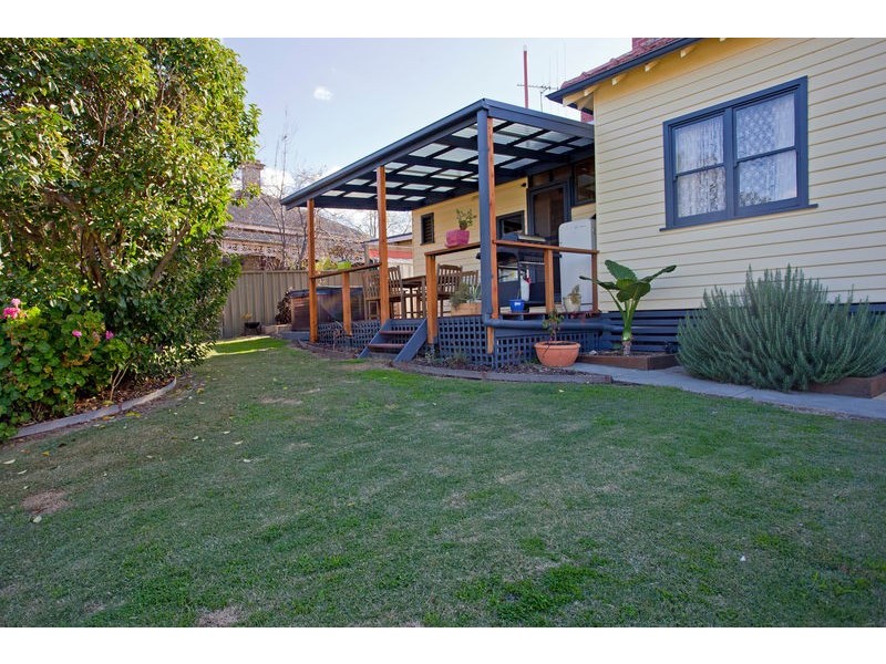 253 MacKenzie Street, Golden Square VIC 3555