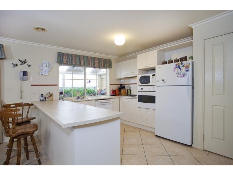 24 Annabell Court, Spring Gully VIC 3550