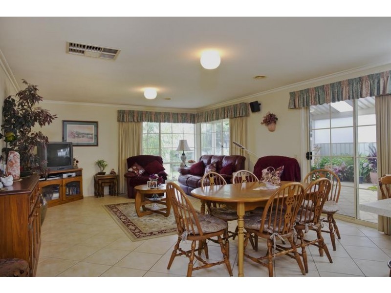 24 Annabell Court, Spring Gully VIC 3550