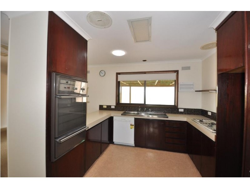 174 Lloyd Street, Strathdale VIC 3550