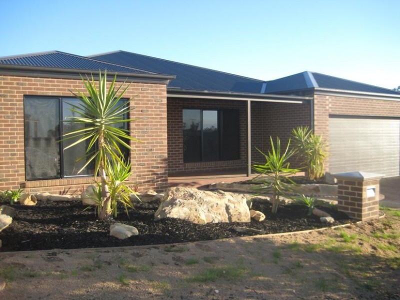 19 Irrabella Place, Kangaroo Flat VIC 3555