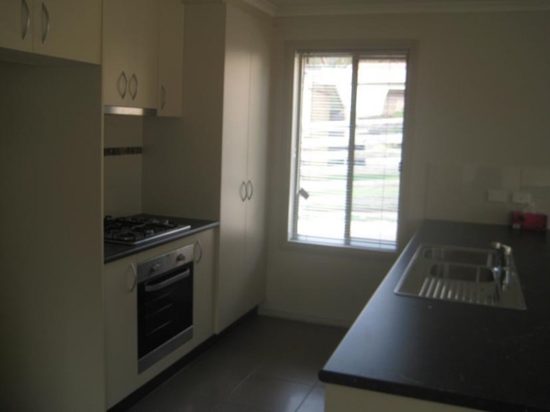 1/8 Sharon Street, Flora Hill VIC 3550